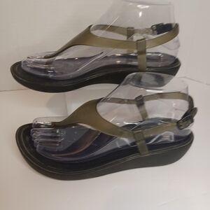 CROCS Women 6 Flip Flop Thong Black Gray Serena‎ Women's Sandals Buckle Strap